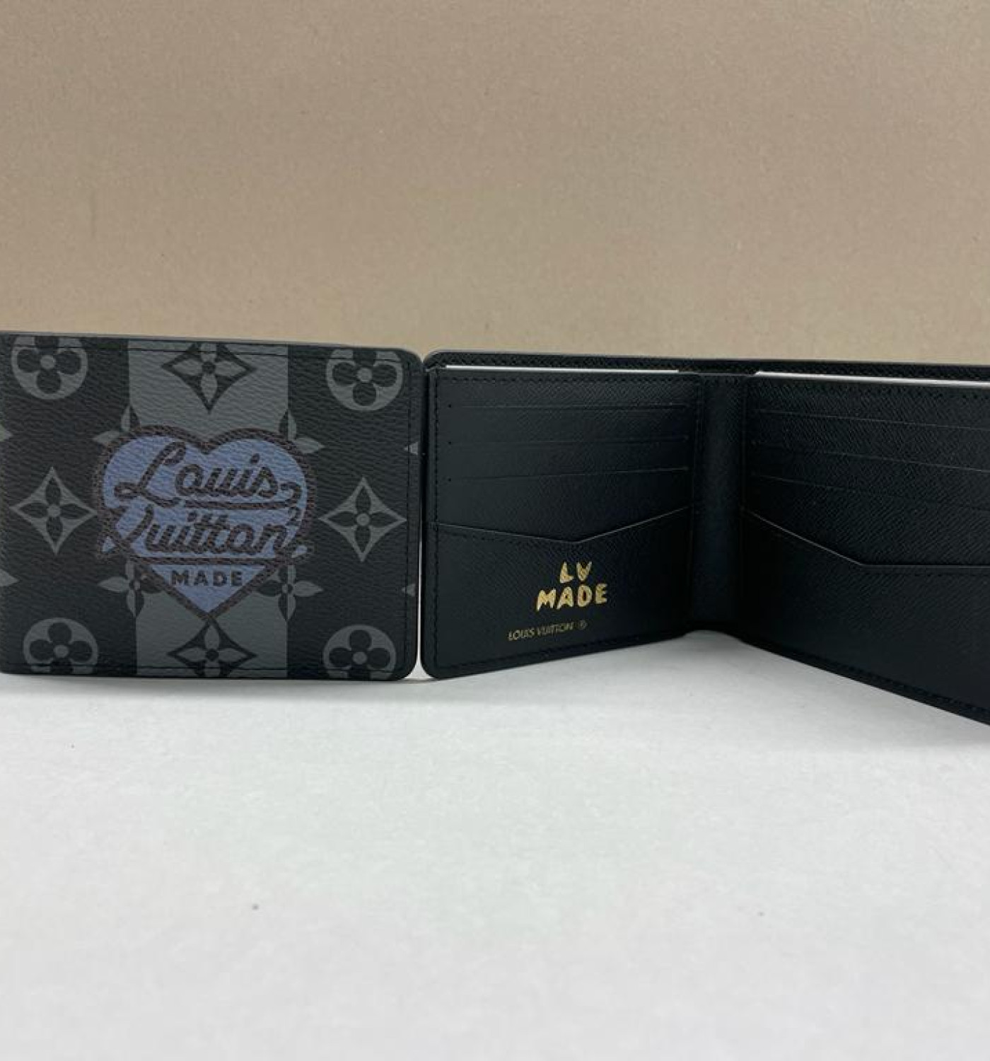 Multiple Wallet