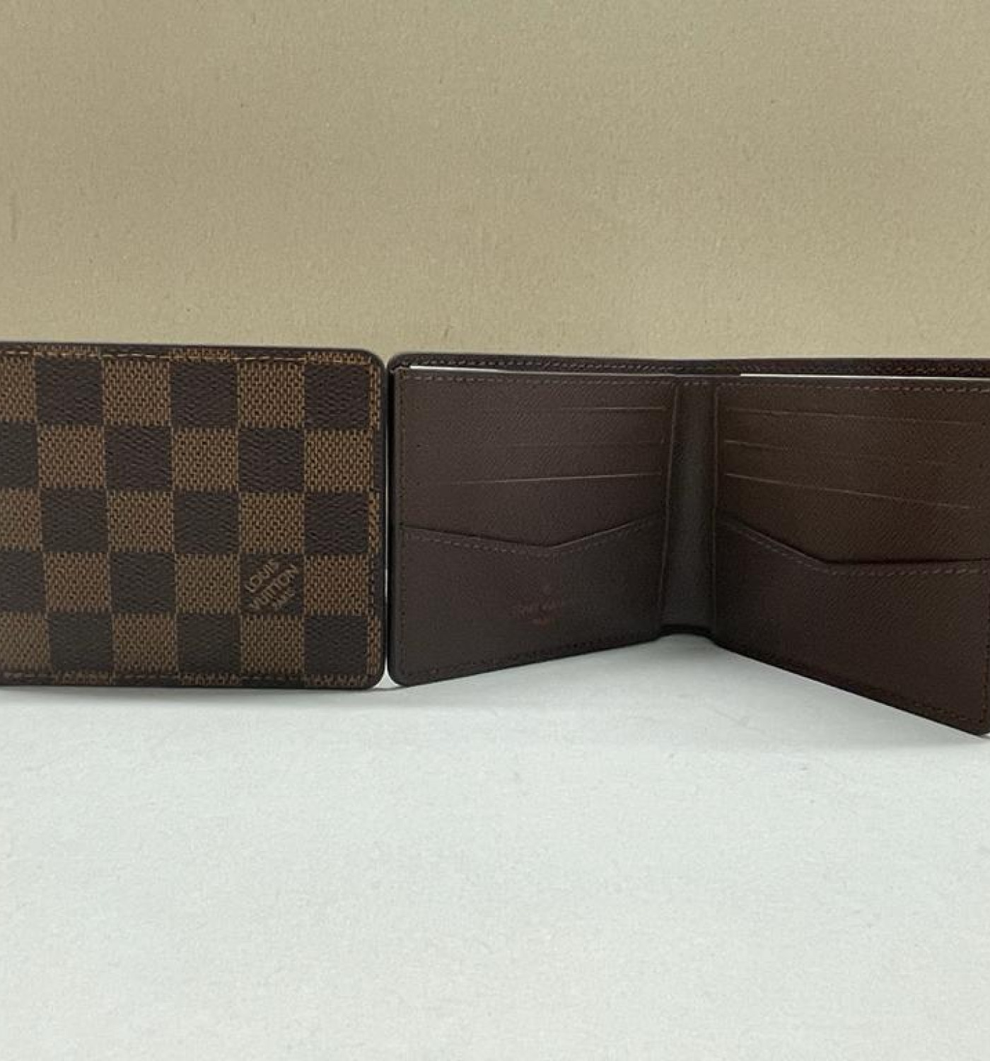 Multiple Wallet