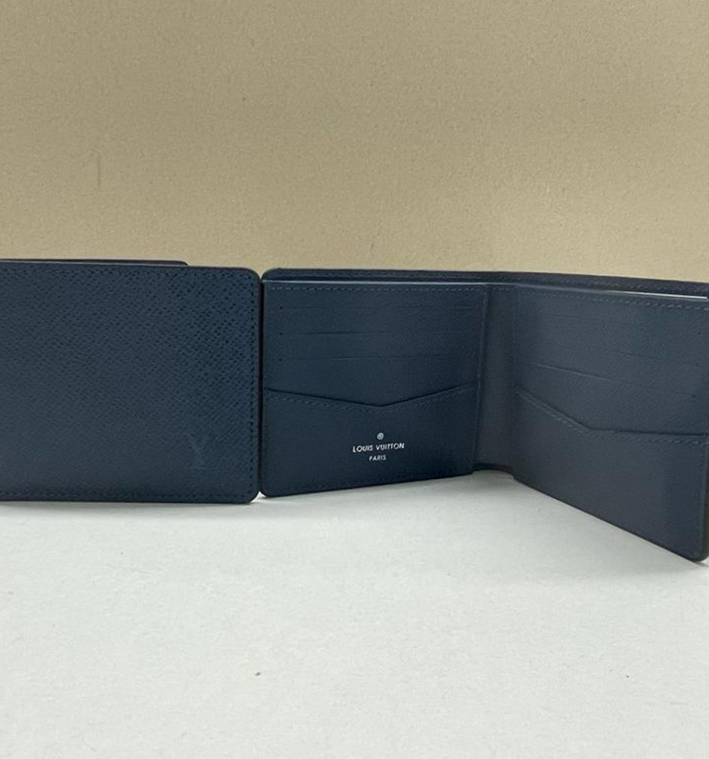 Multiple Wallet