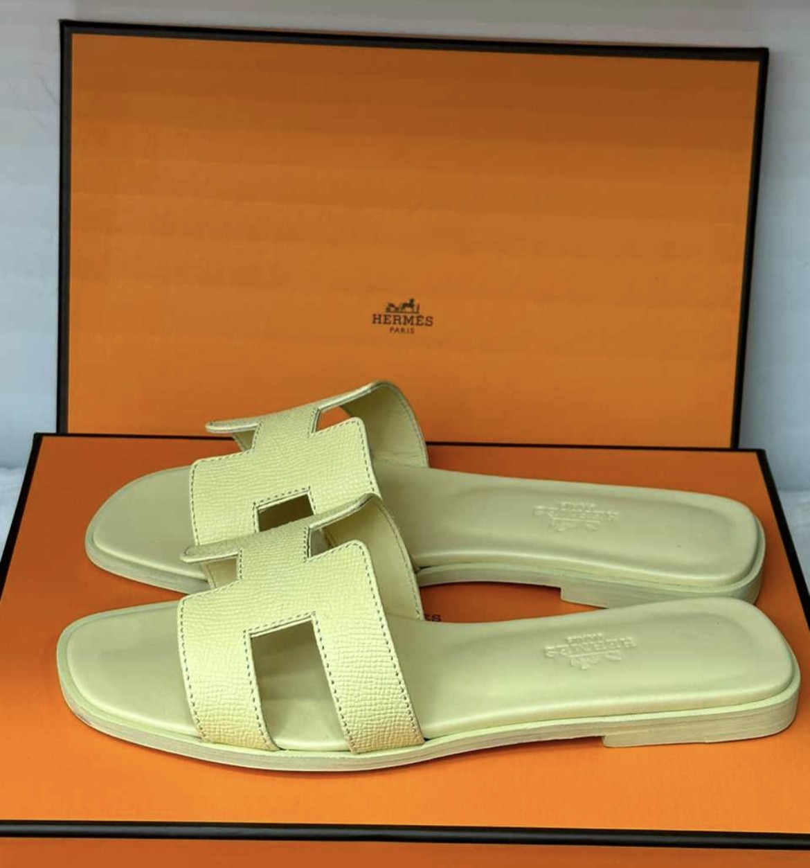 Oran Sandal