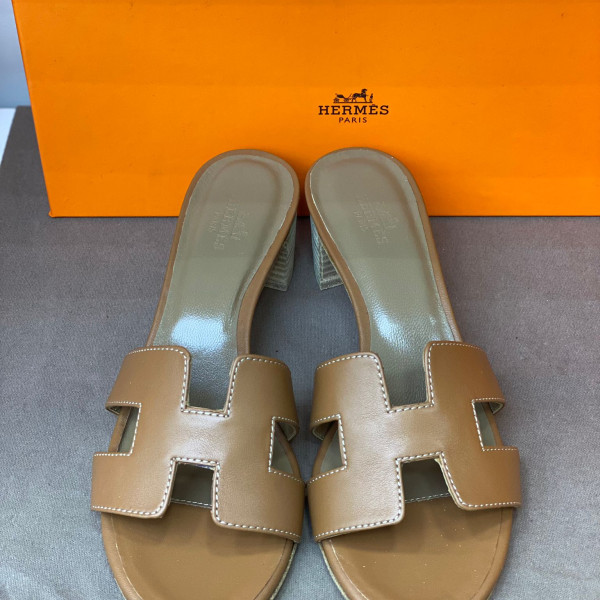 Oasis Sandal
