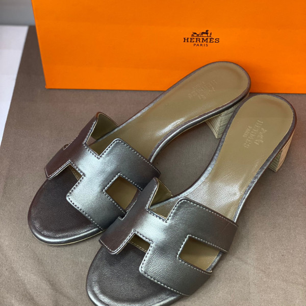 Oasis Sandal