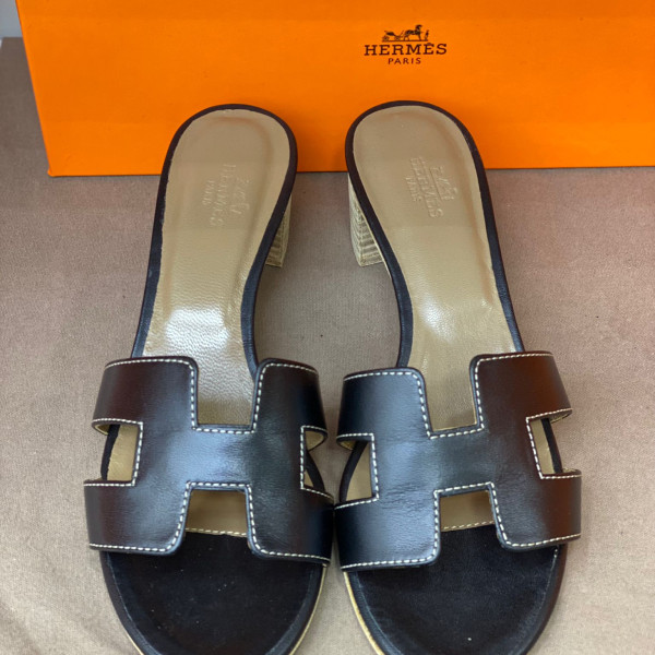 Oasis Sandal