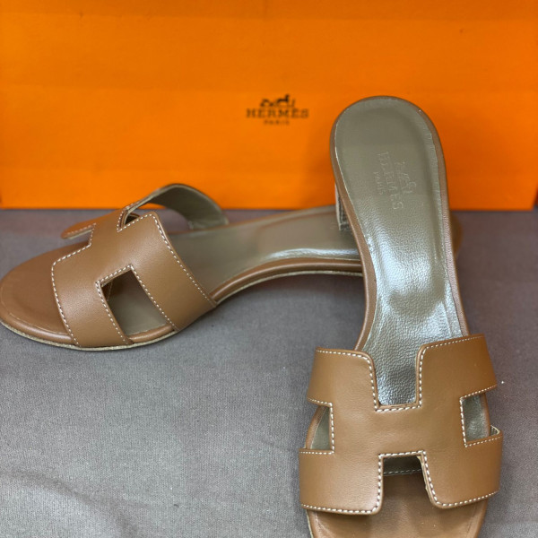 Oasis Sandal