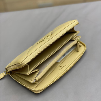 Chanel 19 Zip Wallet