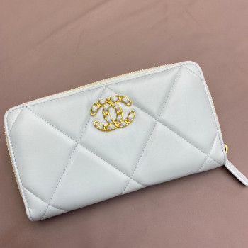 Chanel 19 Zip Wallet
