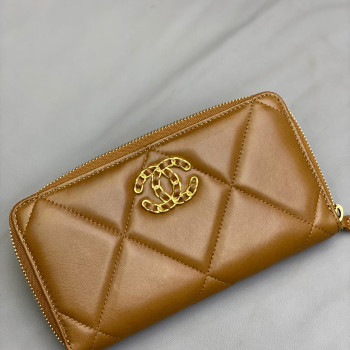 Chanel 19 Zip Wallet