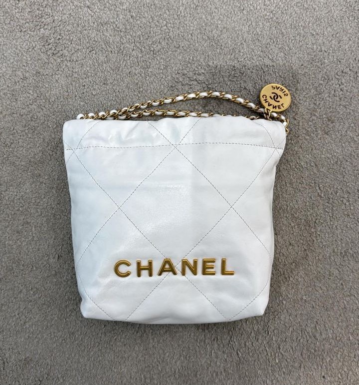 Chanel 22 Mini