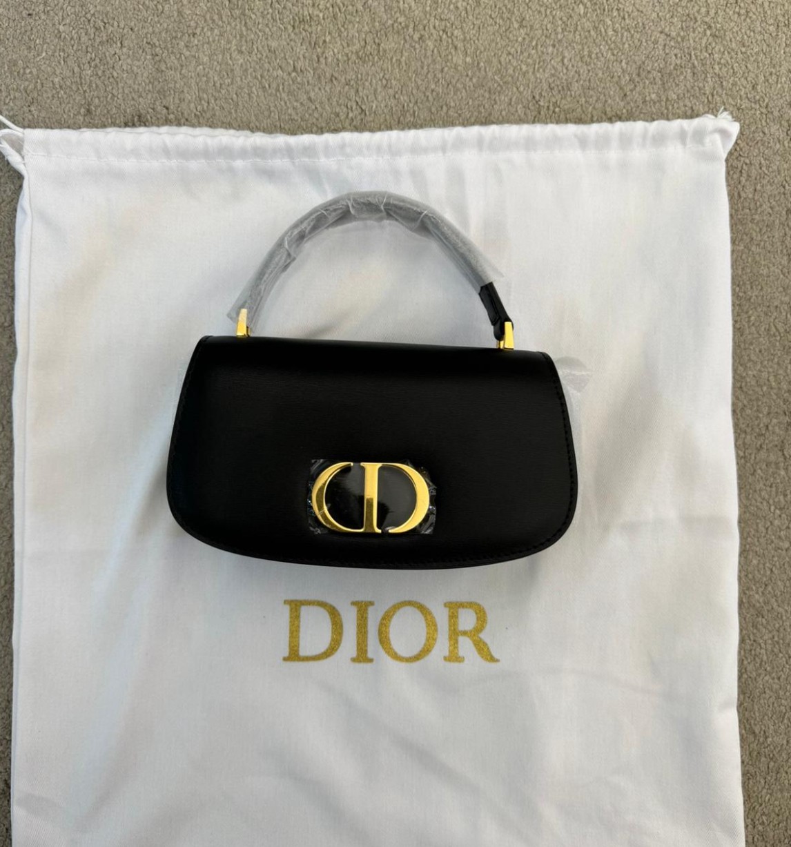 Small 30 Montaigne Avenue