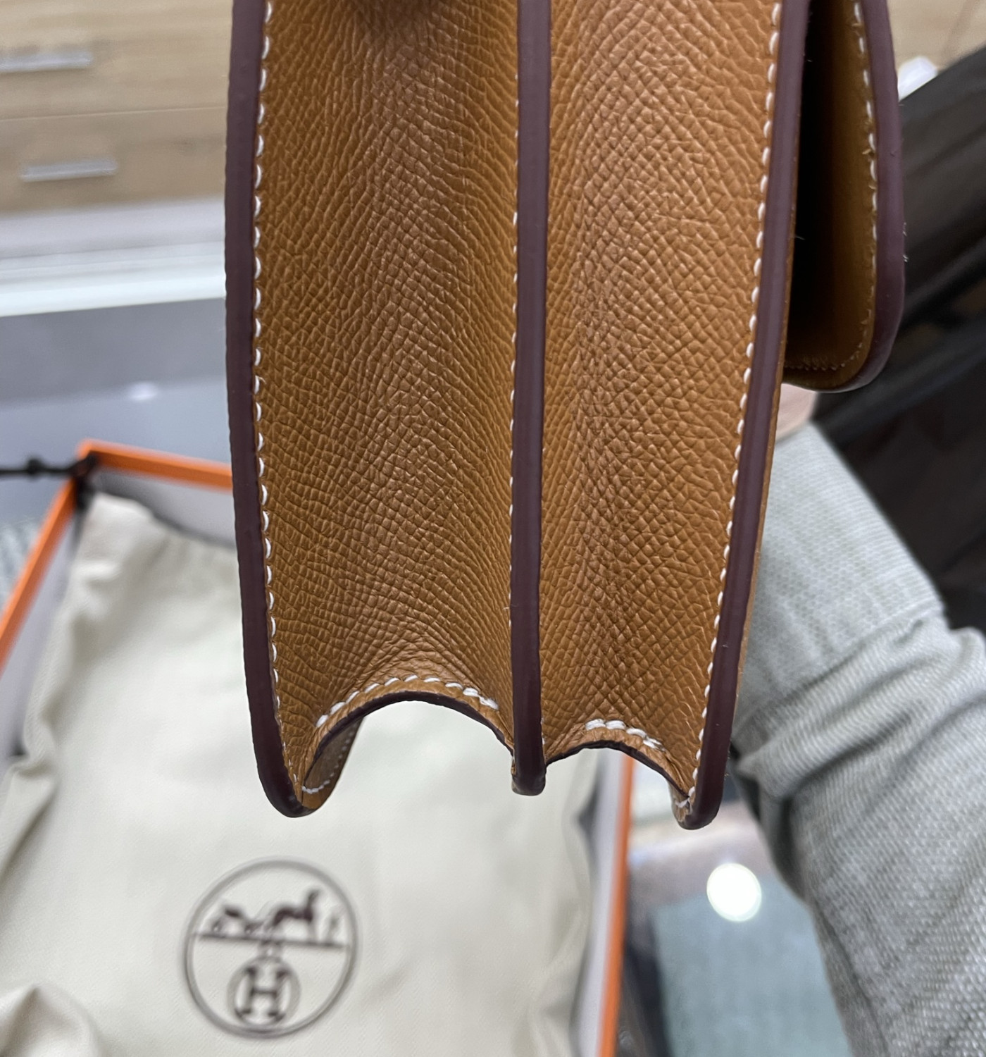 Constance 18 (Handstitch)