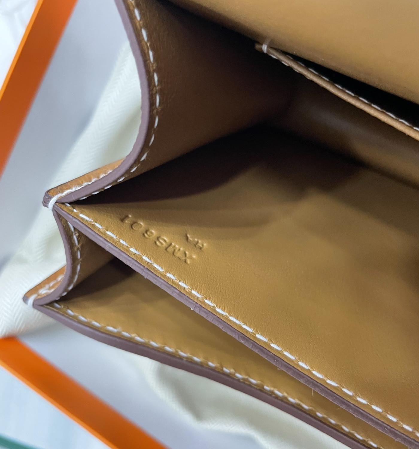 Constance 18 (Handstitch)