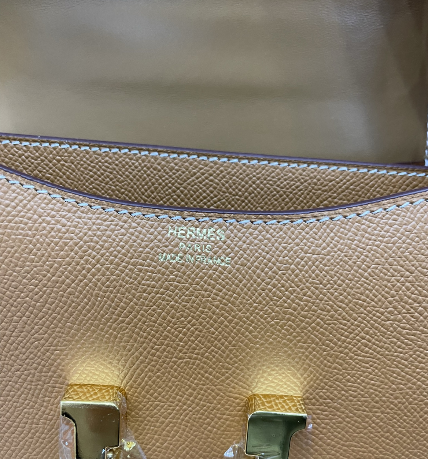 Constance 18 (Handstitch)