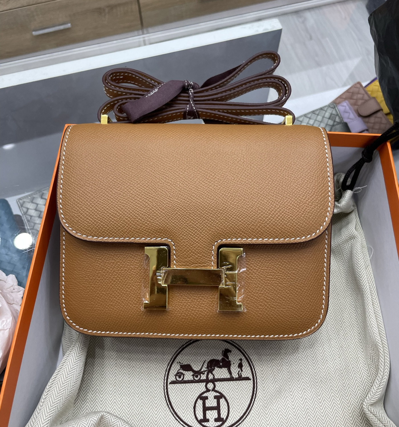 Constance 18 (Handstitch)