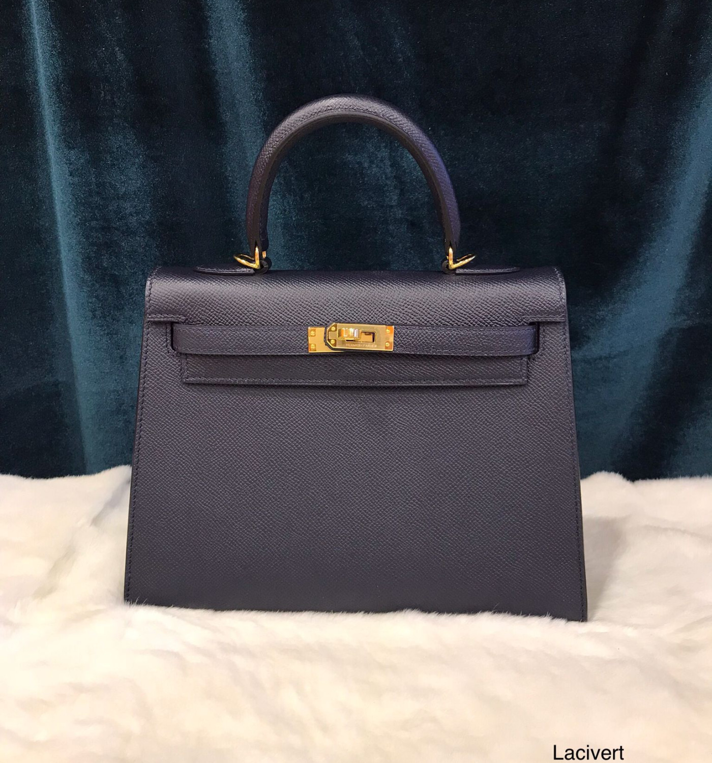 Kelly 25 (Handstitch)