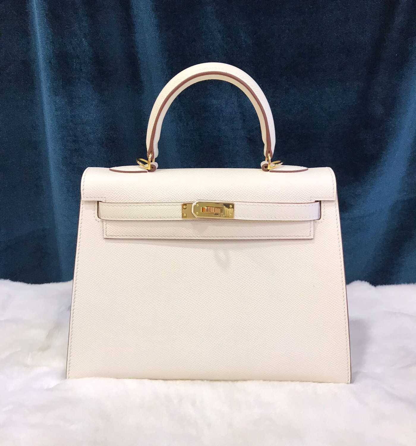 Kelly 25 (Handstitch)