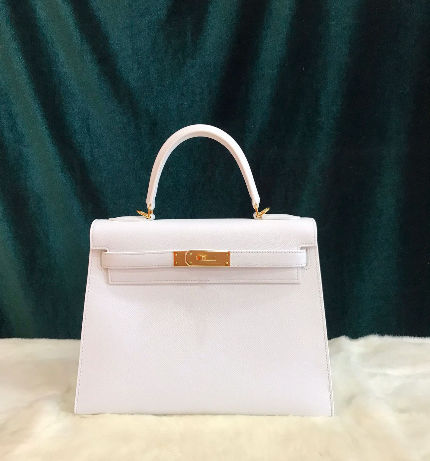 Kelly 28 (Handstitch)