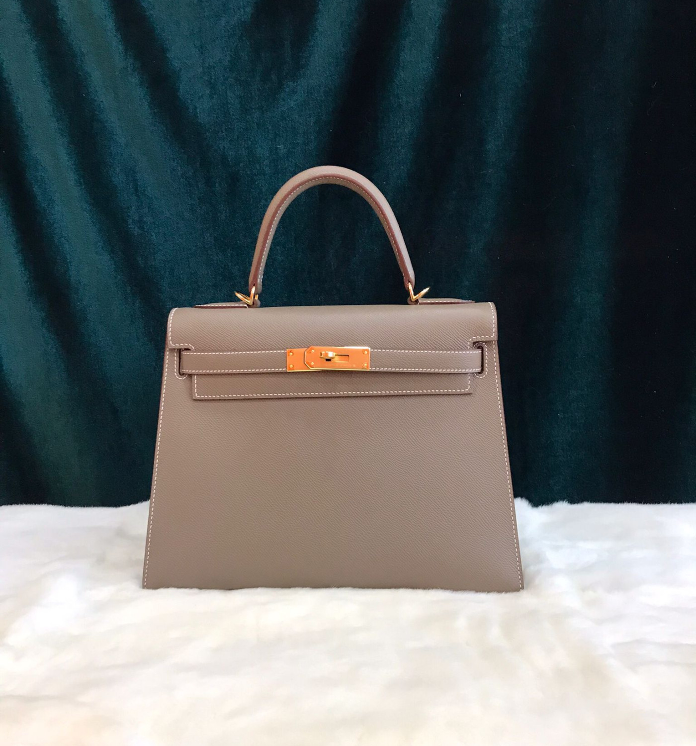 Kelly 28 (Handstitch)