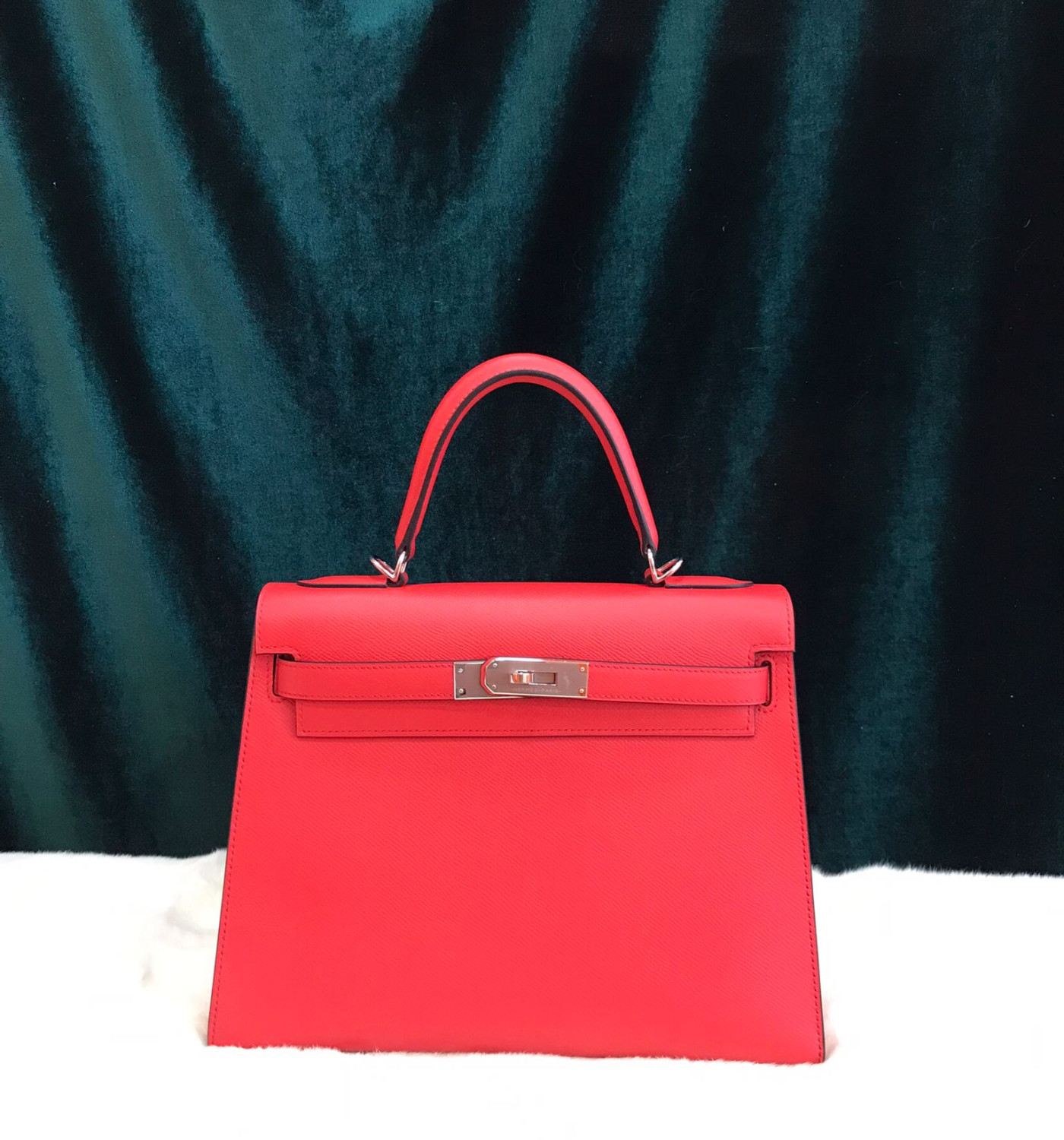 Kelly 28 (Handstitch)